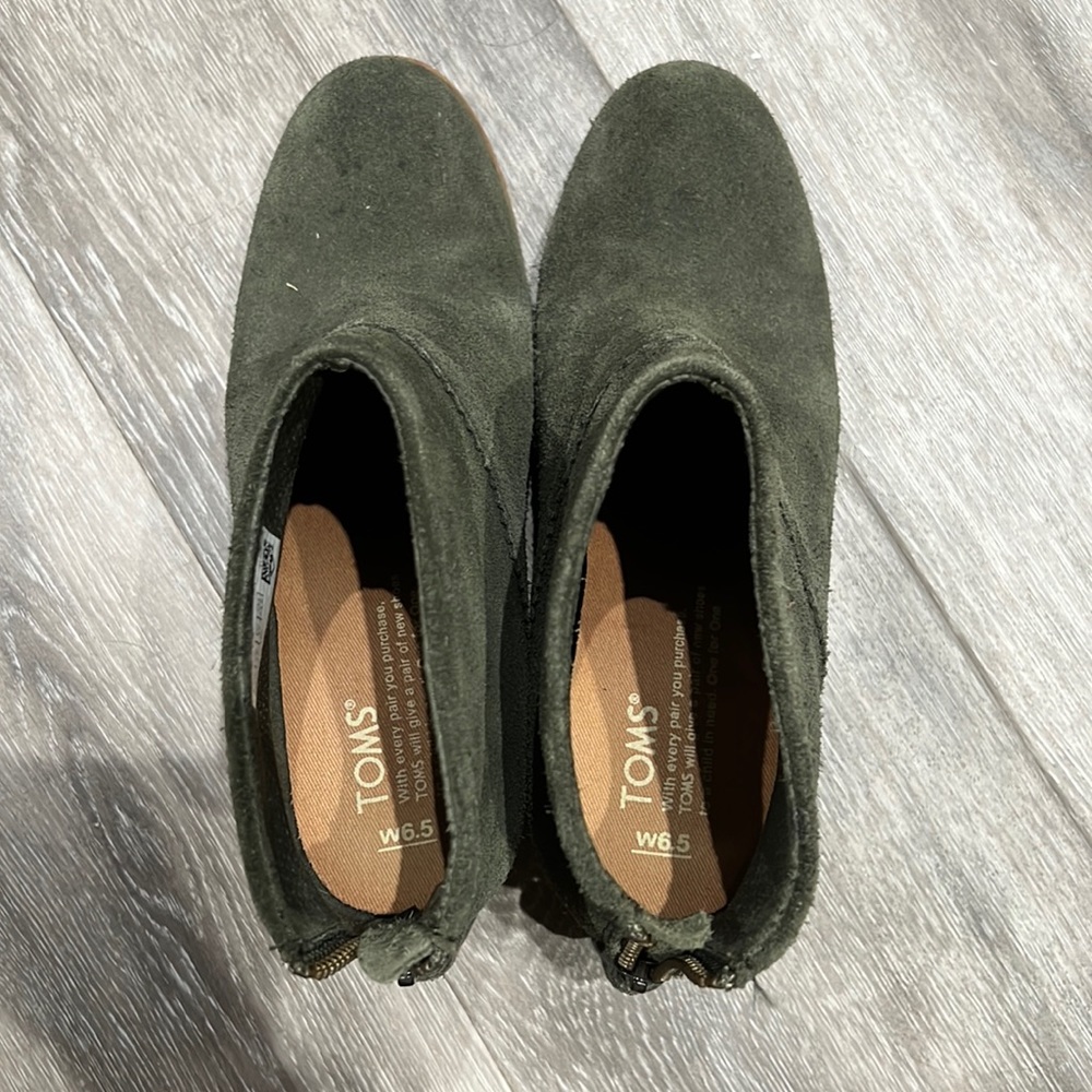 Toms suede booties